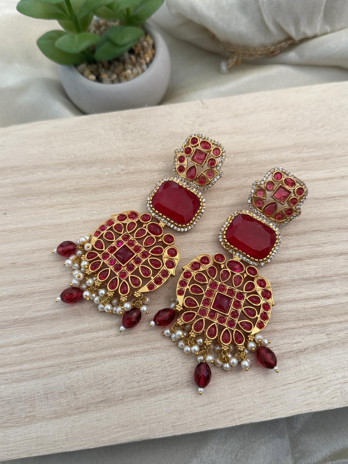 Laal Gulzaar Chandbali